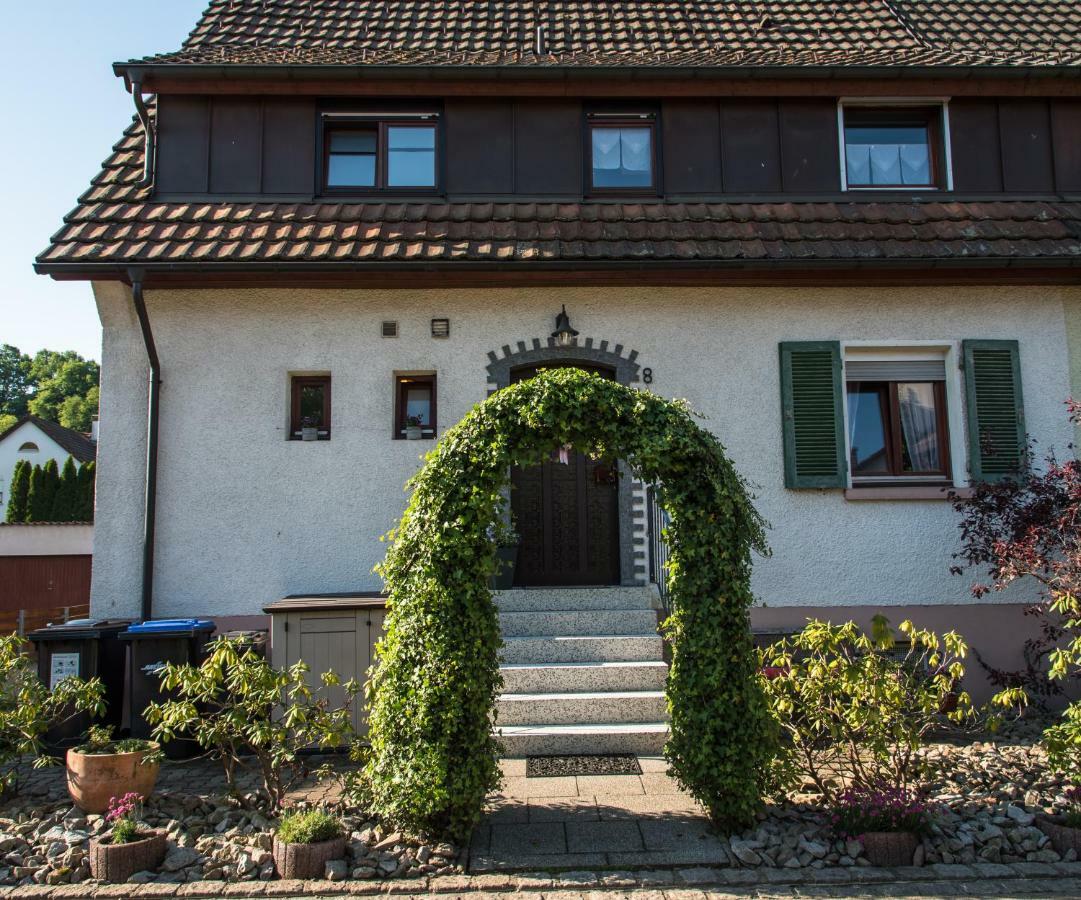 Ferienwohnung "Hirsch Huesli" Шопфхайм Экстерьер фото